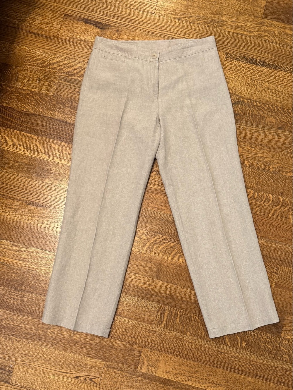 Eileen Fisher taupe linen pants. NWOT. Size M.